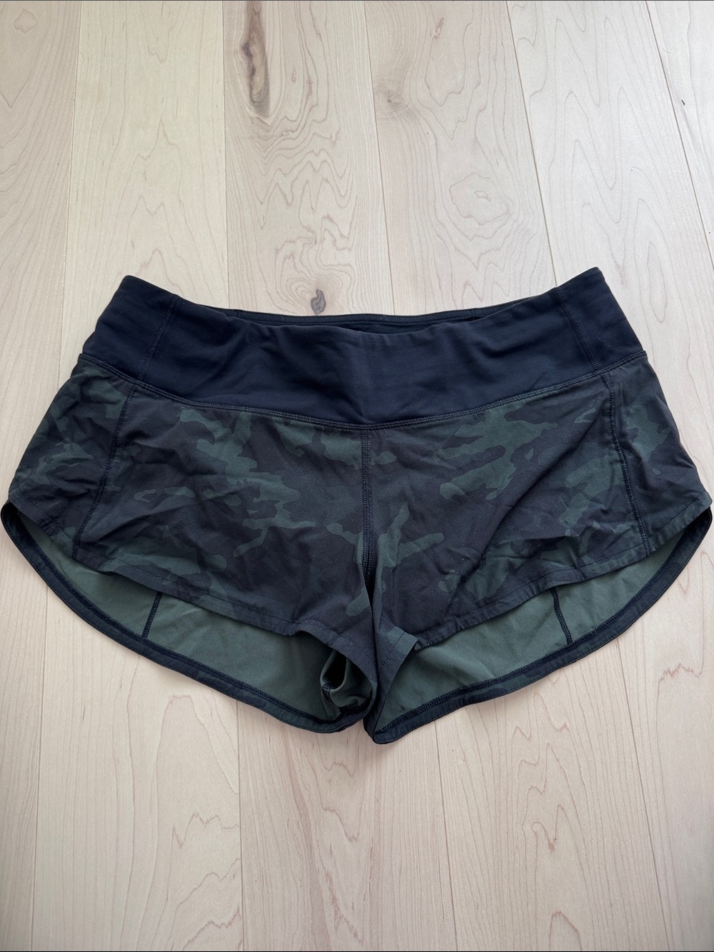 Lululemon Speed Up Shorts 2.5” Camouflage - Black/Olive